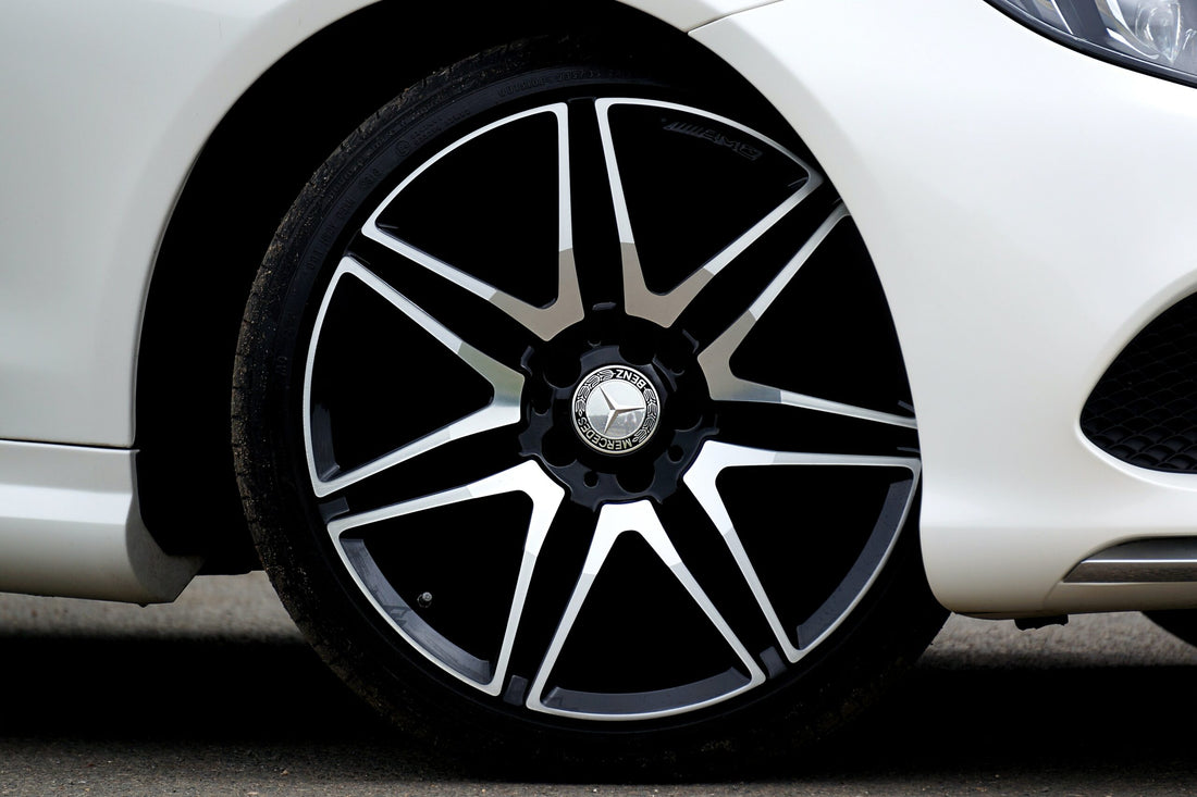 Comment trouver le sens de rotation d’un pneu ? Conseils et astuces